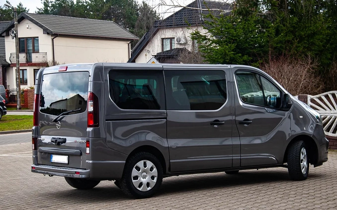 Opel Vivaro cena 66990 przebieg: 236000, rok produkcji 2018 z Korfantów małe 781